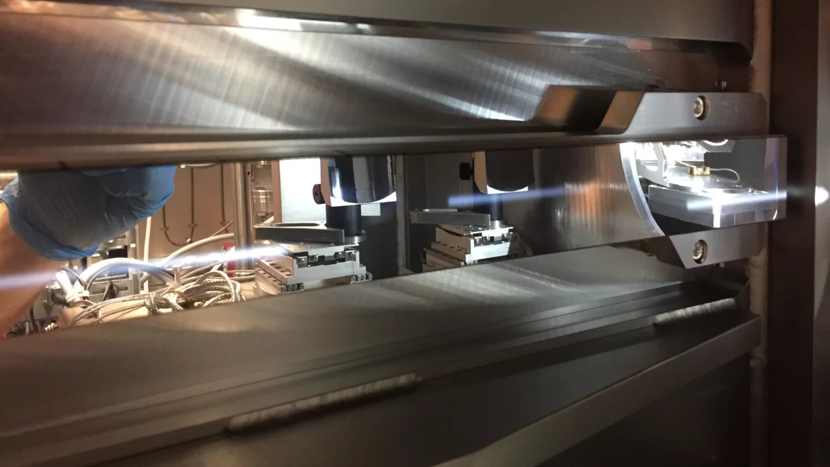 View of (part of) the 4.5M detector dedicated to X-ray emission spectroscopy installed in the ALVRA vacuum chamber.