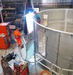 Picture Plasma cutting of MARS aluminum vessel