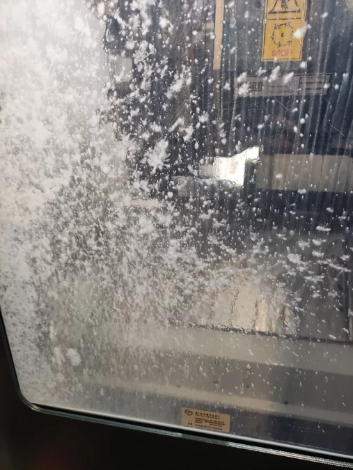 Polymechaniker zeigen ihre neue Maschine