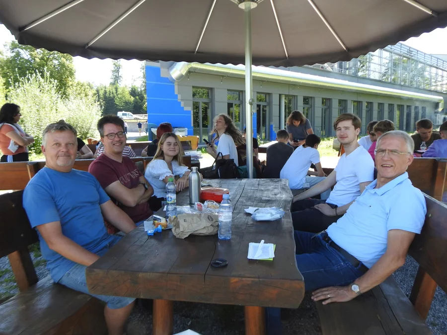  Am Montag, 7. August 2023 kamen 26 neue Lernende und 4 Praktikant*innen erwartungs¬voll und ein wenig nervös ans PSI. Während d