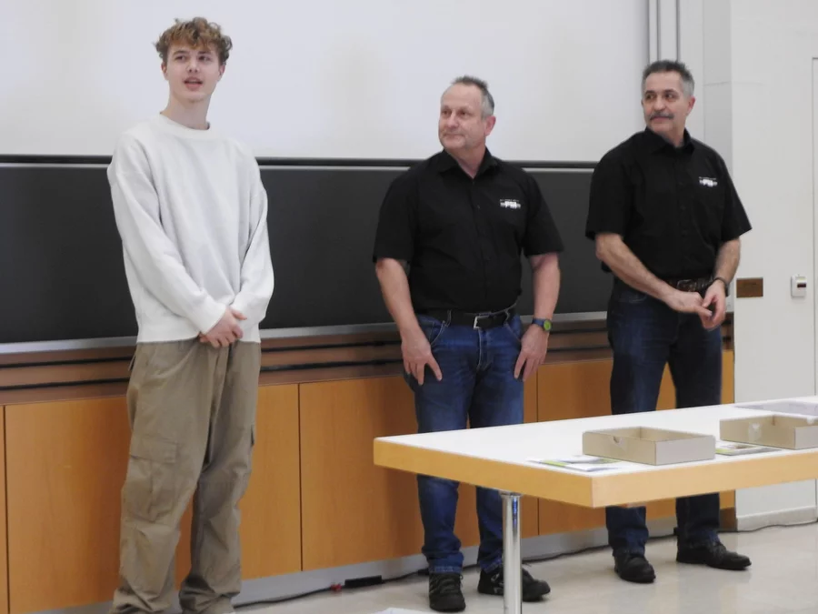 Vertragsunterzeichnung 2024