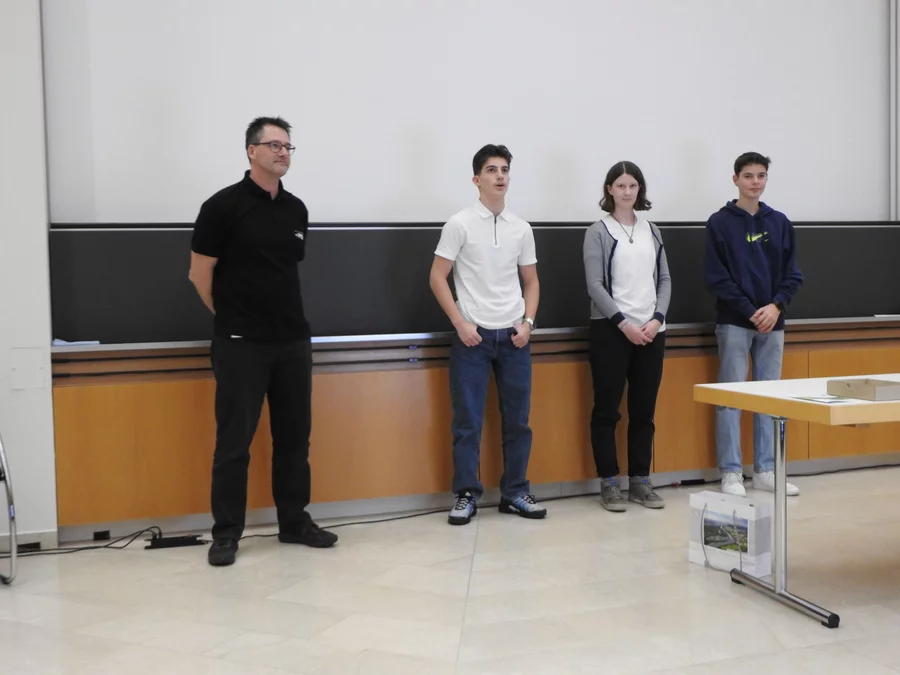 Vertragsunterzeichnung 2024