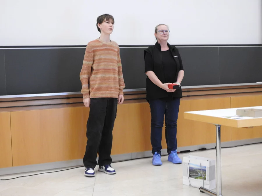 Vertragsunterzeichnung 2024