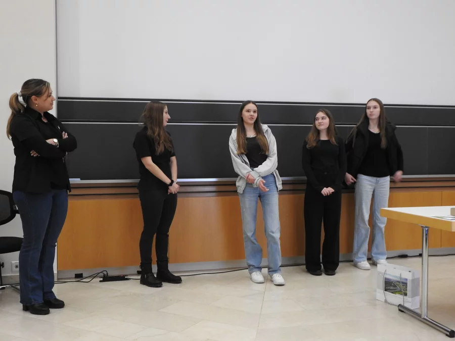 Vertragsunterzeichnung 2024