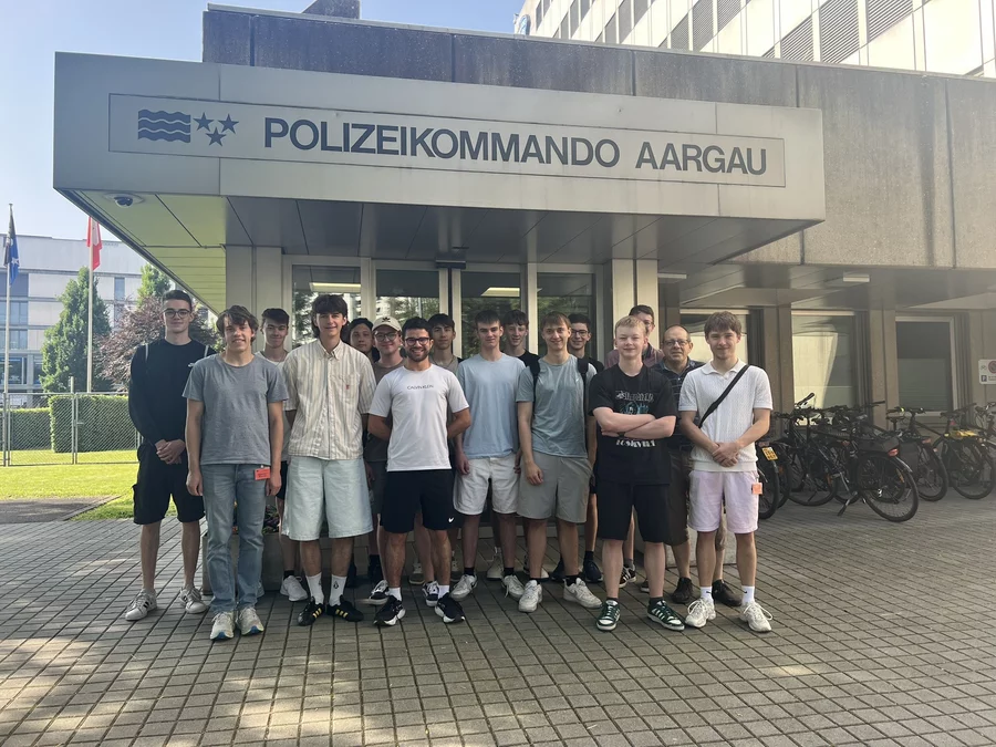 Gruppenfoto Elektronik-Lernende