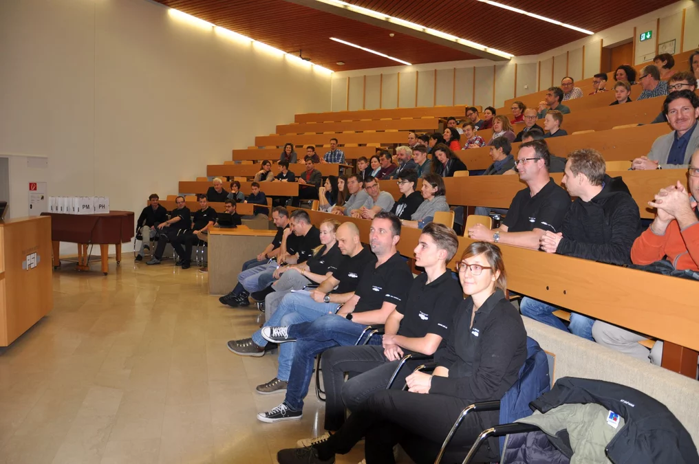 Gespanntes Publikum