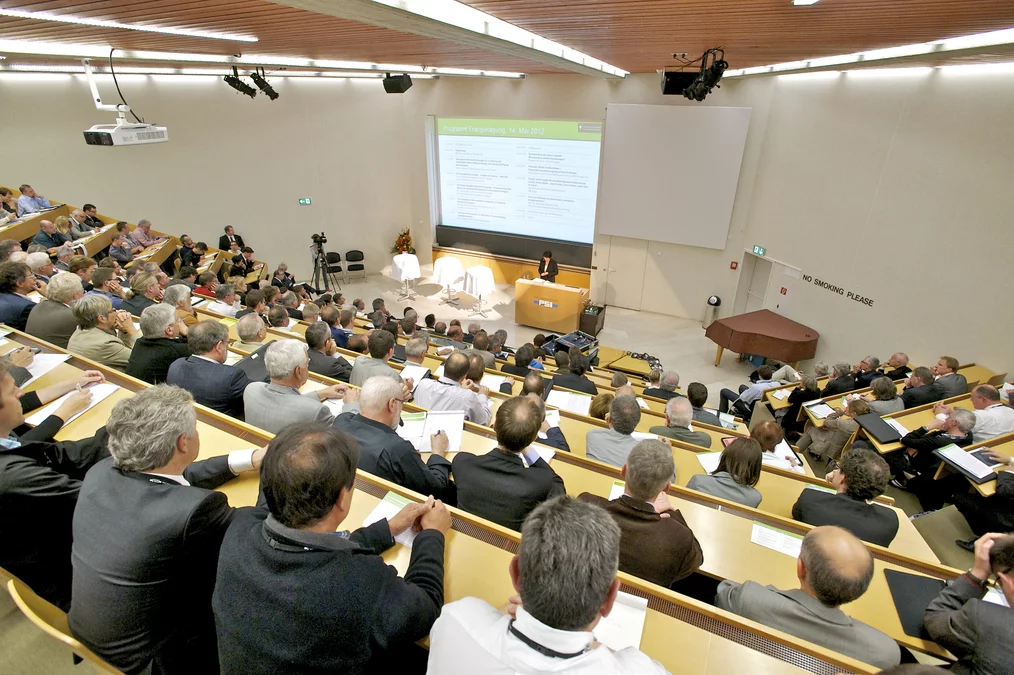 Die Energietagung stiess auf grosse Resonanz. Politiker, Medienvertreter, Wissenschaftler und Repräsentanten der Wirtschaft füllten das Auditorium des PSI. (Foto: Markus Fischer, PSI)