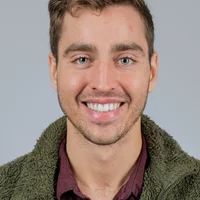 Efrain_Headshot