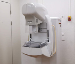 clinical grating-interferometry mammography system