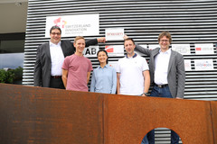 Das ANAXAM-Team (v.l.n.r.): Geschäftsführer Dr. Christian Grünzweig, Matthias Wagner (CTO), Dr. Cynthia Chang (CSO), Philippe Würsch (Techniker), und Prof. Dr. Frithjof Nolting, Präsident von ANAXAM.