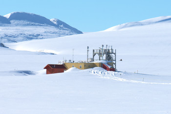 Die Forschungsstation Alert in Kanada ist einer der Standorte, an denen Daten für die Untersuchung von Aerosolen in der Arktis gesammelt wurden.