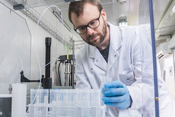 Kaspar Dällenbach conducts research at the PSI on fine dust and the health risk it can pose.
