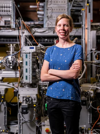 Kirsten Schnorr à la station expérimentale Maloja au SwissFEL.