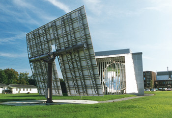 Inbetriebnahme des Solarofens 1997.