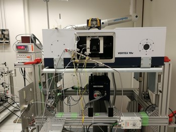 Bruker Vertex80V DRIFTS Spectrometer