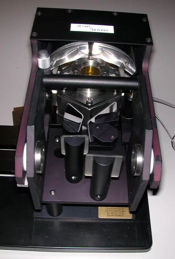 DRIFTS cell with optic