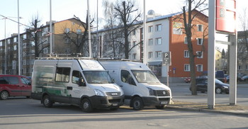 PSI mobile laboratory measuring in parallel to the Estonian Environmental Research Institute's van for instrument intercomparison.