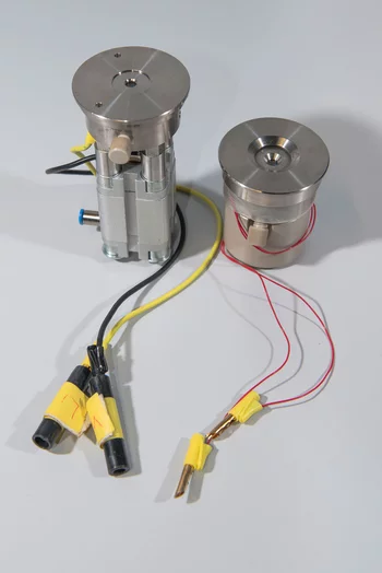 Heated electrochemical cell for the Raman spectroscopy measurement. Photo: Paul Scherrer Institute/Mahir Dzambegovic.