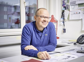 Stefan Janssen, Head of User Office, takes organisational matters off the shoulders of visiting scientists so they can concentrate on their experiments at PSI. (Photo: Scanderbeg Sauer Photography)