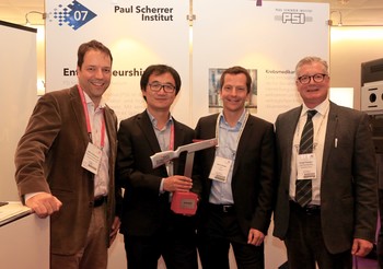 The Swiss Technology Award in the Inventors category goes to the PSI spin-off GratXray. Accepting the prize, from left to right: Marco Stampanoni, Zhentian Wang, Martin Stauber (CEO of GratXray), and Giorgio Travaglini (head of Technology Transfer at PSI). (Photo: Paul Scherrer Institute)