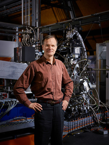 Gabriel Aeppli, head of the Photon Science Division at PSI. (Photo: Scanderbeg Sauer Photography)