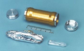 Sample in a Primary Quarz Vial and wrapped with Aluminium Foil