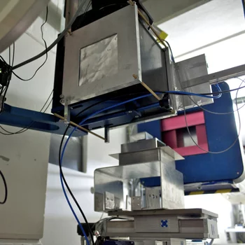 Remotely controlled sample positioning at #2