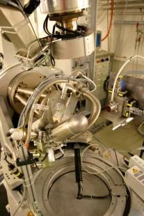 The cryo chamber. Photograph of the cryo chamber mounted on the hexapod in the vertical geometry