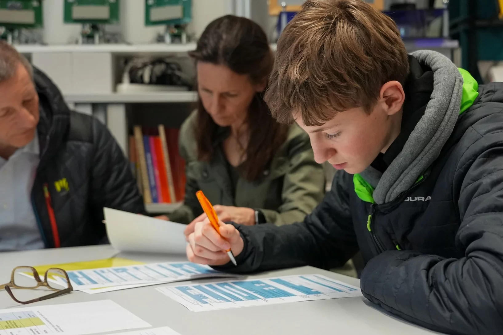 Vertragsunterzeichnung 2024