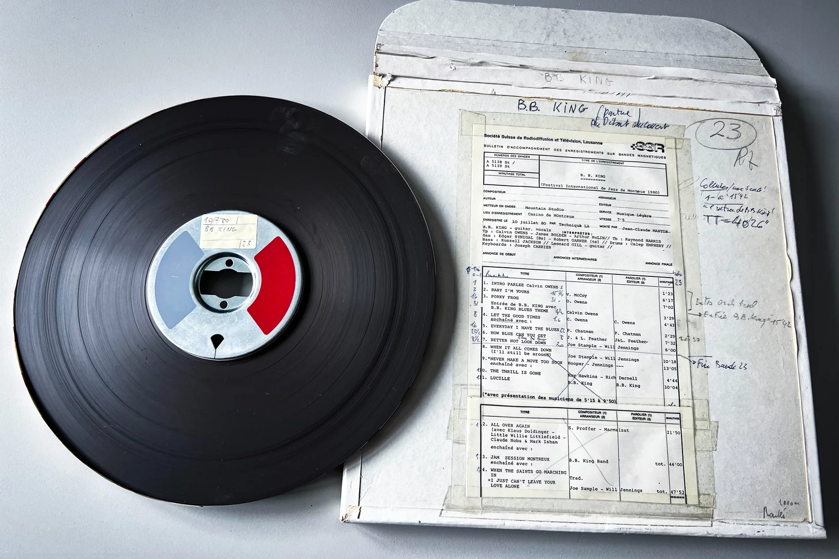 Sebastian Gliga arbeitet mit seinem Team an einer revolutionären Methode zur Wiederherstellung von fragilen Audibändern.