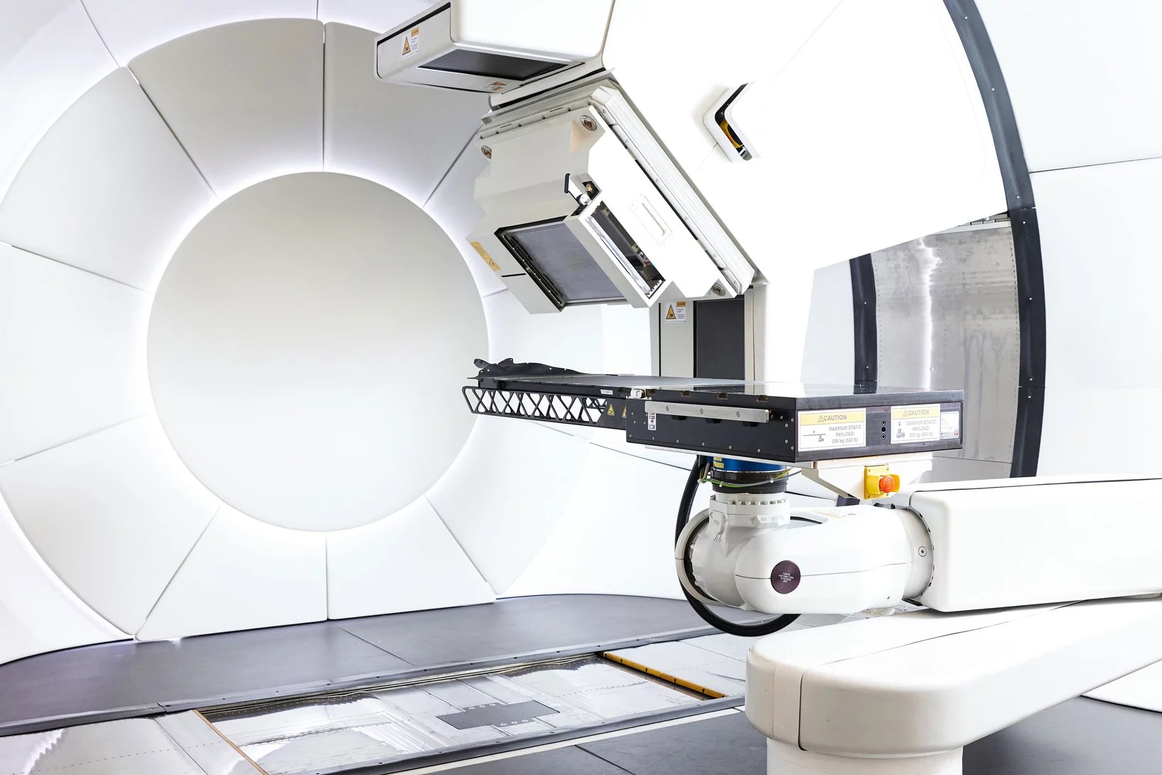 Gantry 3 at the Center for Proton Therapy at PSI. With the help of this rotating treatment apparatus, cancer patients are irradiated with protons to destroy tumours. 