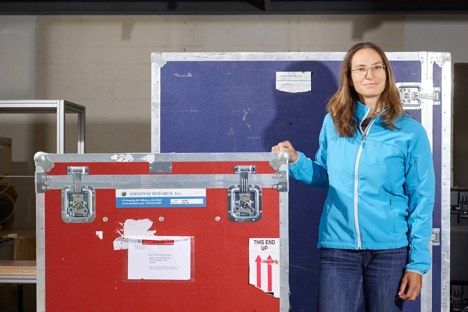 Die Atmosphärenforscherin Julia Schmale bereitet sich auf die Antarktische Umrundungsexpedition vor.