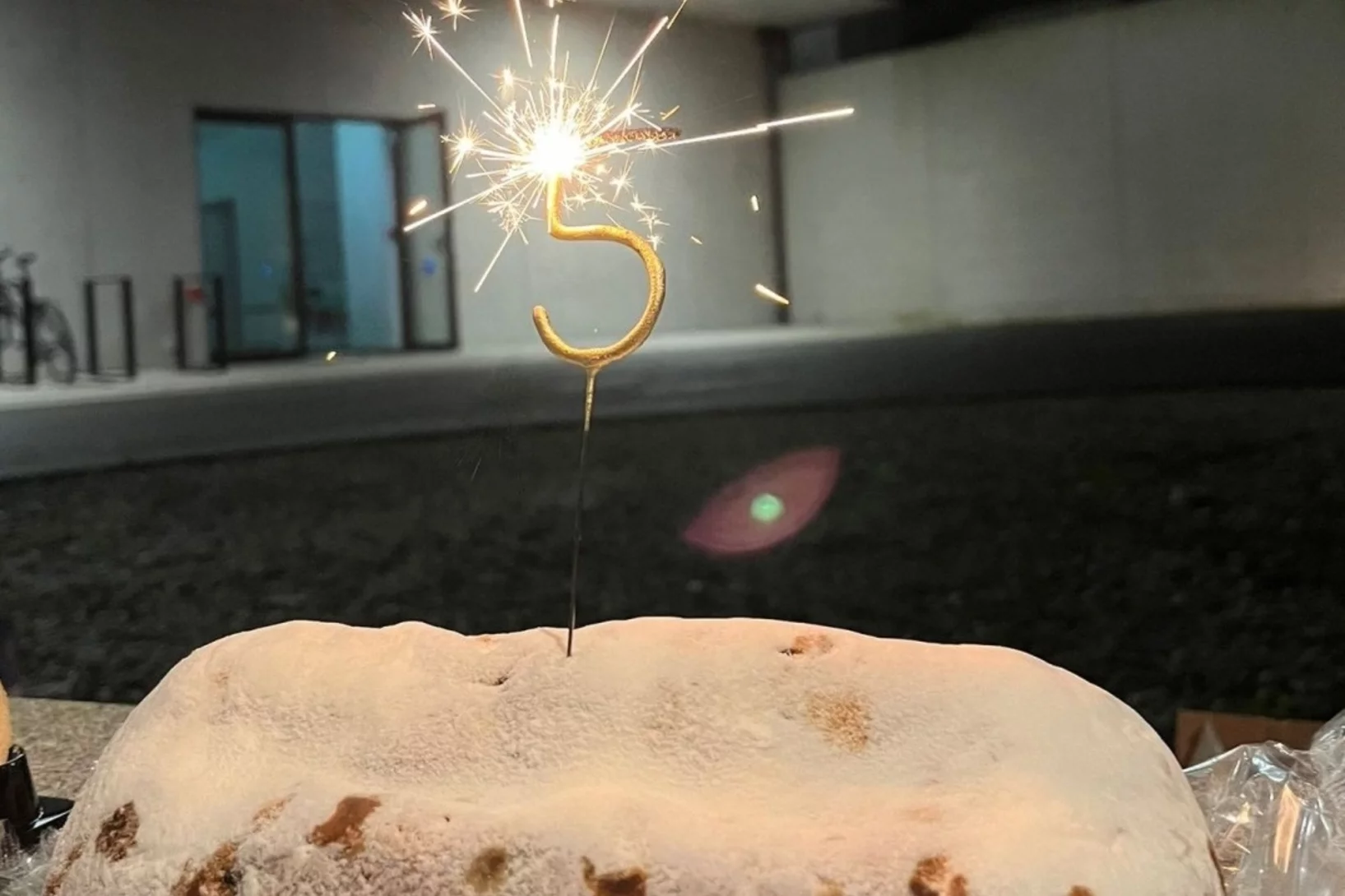 ANAXAM feiert sein 5-jähriges Jubiläum.