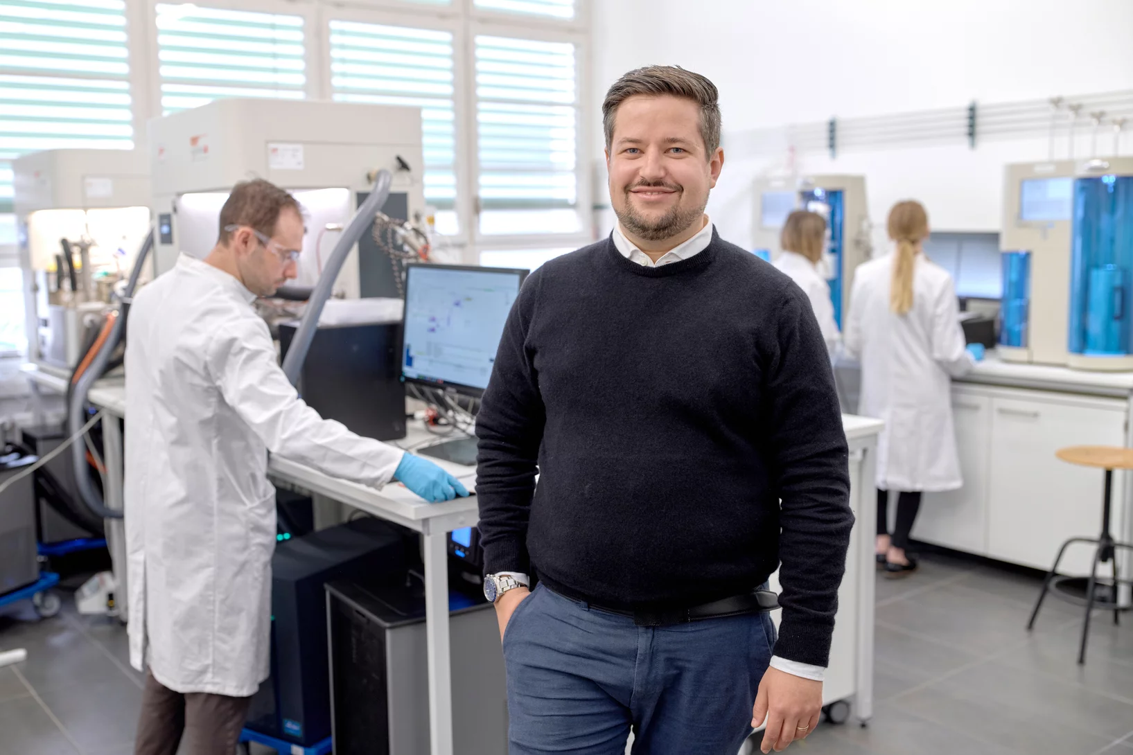 Daniel Steitz, Founder und CEO von novoMOF, freut sich über die erfolgreiche Finanzierungsrunde. 
