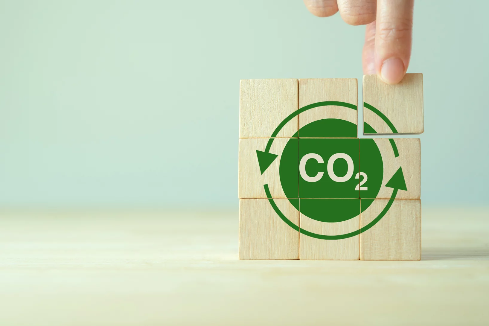 The path to net zero: The POLIZERO research project shows which political course Switzerland should take now to reduce its CO₂ emissions to zero by 2050. 