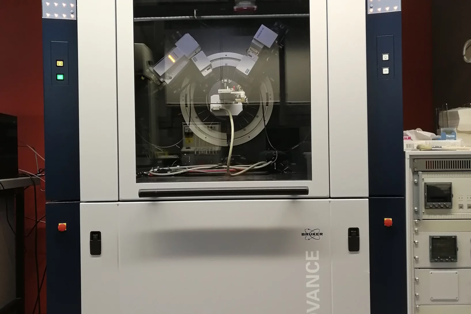 Bruker D8 Advance X-Ray Diffractometer