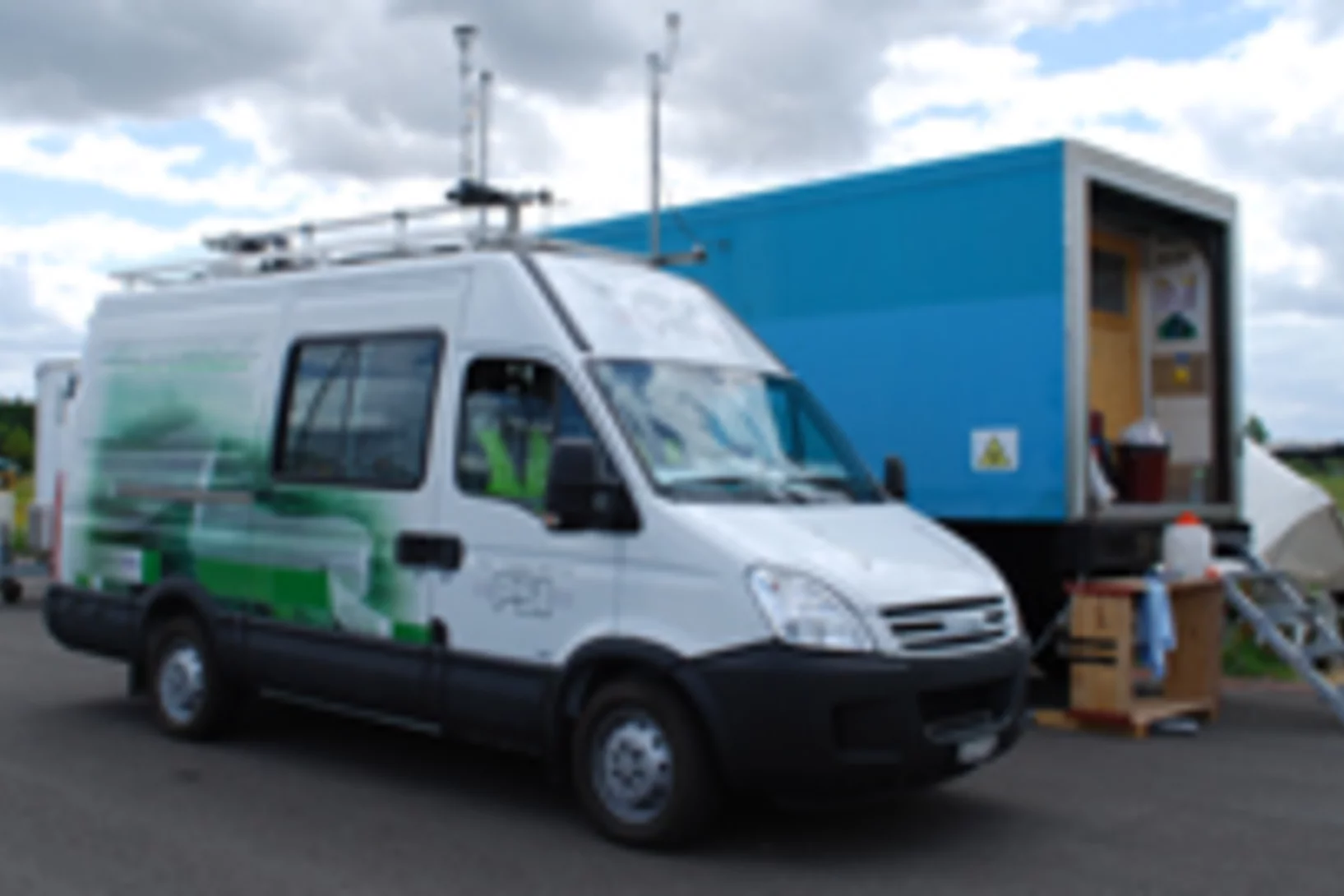 facilities mobileLab small.jpg