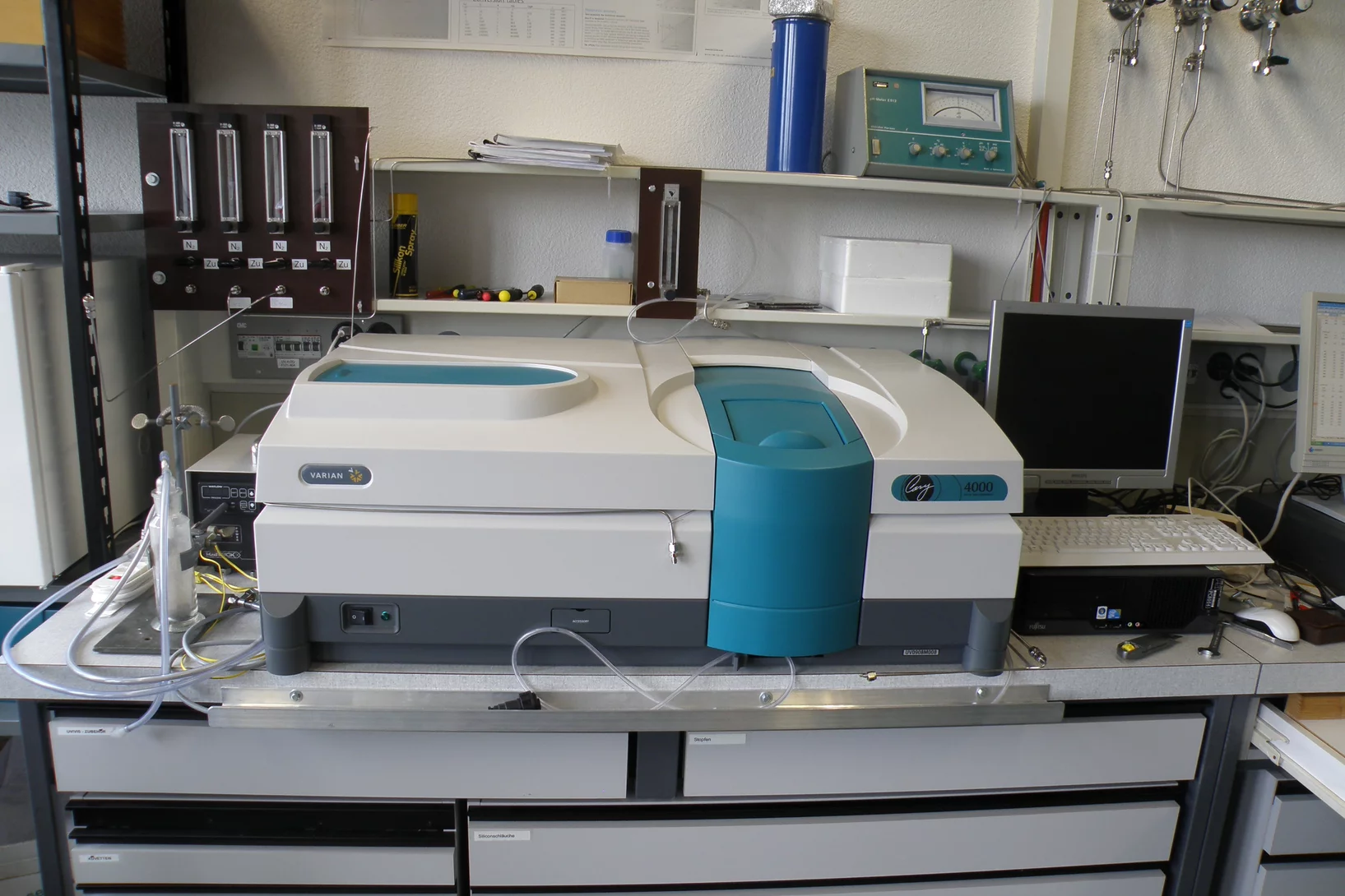 Varian UV/VIS spectrometer