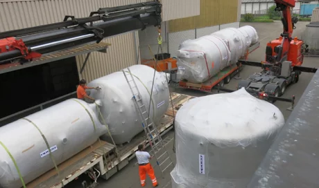 Delivery of tanks